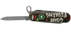 Victorinox Classic SD Gone Fishing Limited Edtion 2020 0-6223-L2005 Swiss Pocket Knife -Famous Knife Shop VT0 6223 L2005 03 victorinox