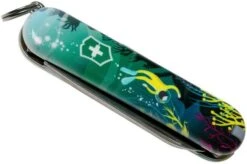 Victorinox Classic SD Deep Dive Limited Edtion 2020 0-6223-L2006 Swiss Pocket Knife -Famous Knife Shop VT0 6223 L2006 04 victorinox